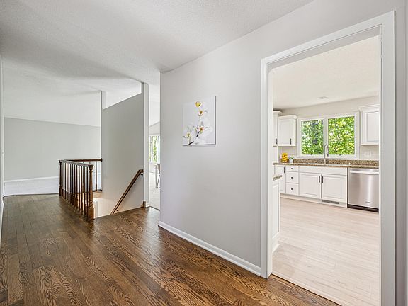 4th image of 1588 Chatham Ave