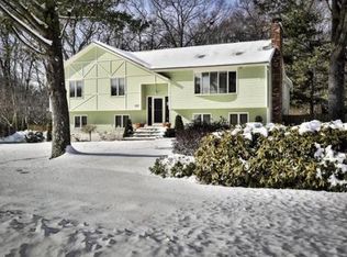 147 Hollytree Rd, Stoughton, MA 02072
