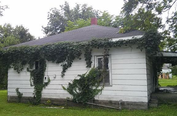 5th image of 110 S Alice Ave