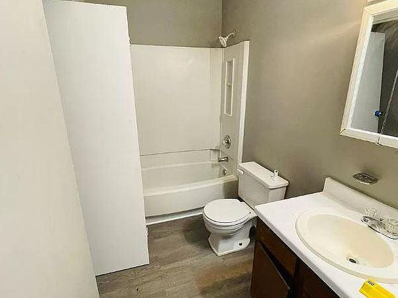 4th image of 5611 Gregory Ct #1