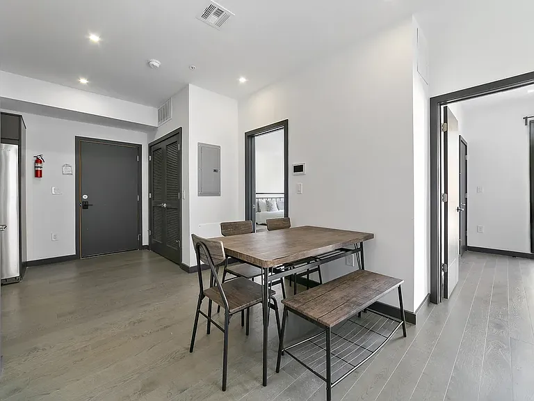441 N 35th St #2F — Photo 3