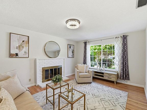 3rd image of 1825 Blue Spruce Ct