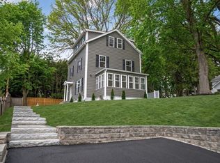 10 Johnson St, Newburyport, MA 01950