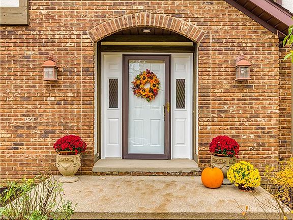 2nd image of 10043 Gatewood Dr