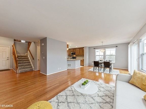 3rd image of 636 Grand Canyon Cir