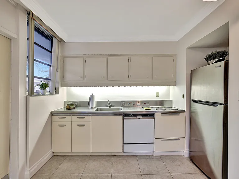 2727 Yacht Club Blvd #2A — Photo 44