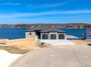 1536 Shootout Dr, Osage Beach, MO 65065