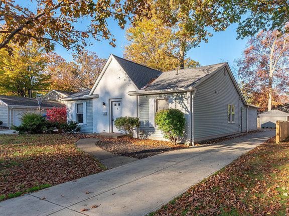 4th image of 582 Forestview Rd