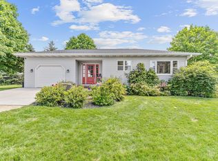 828 Glover Rd, River Falls, WI 54022