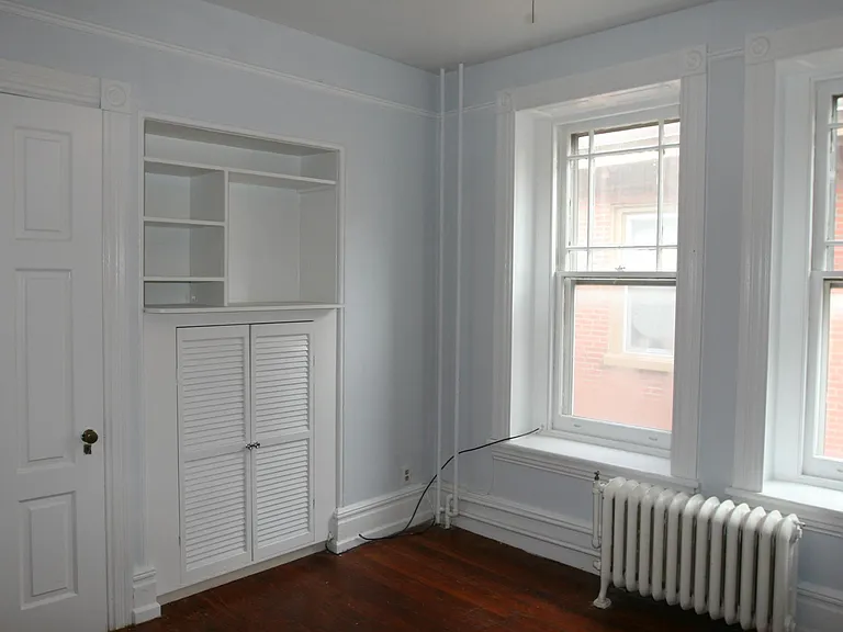 420 W School House Ln #2R — Photo 7