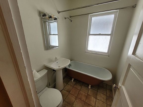 3rd image of 3726A W Dorothy Pl