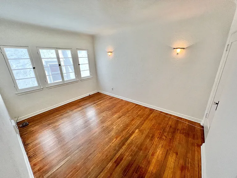 227 Granada Ave — Photo 21