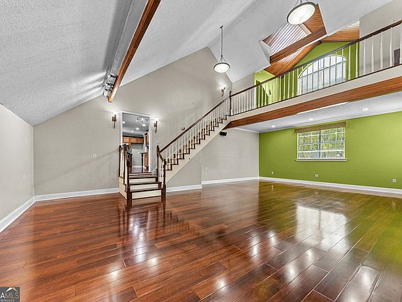 2nd image of 700 E Bay Ave
