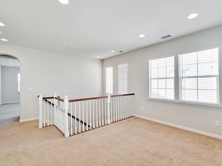104 Alden Ct — Photo 22