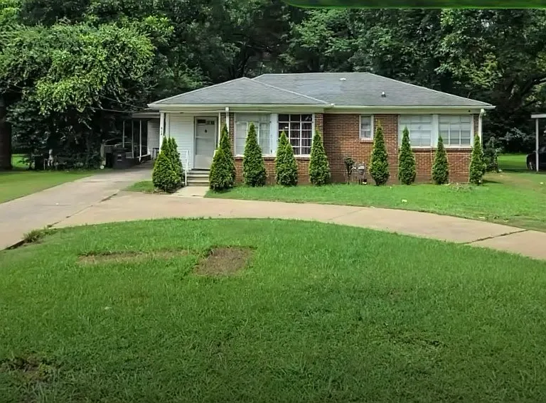 612 Robison Dr — Photo 1