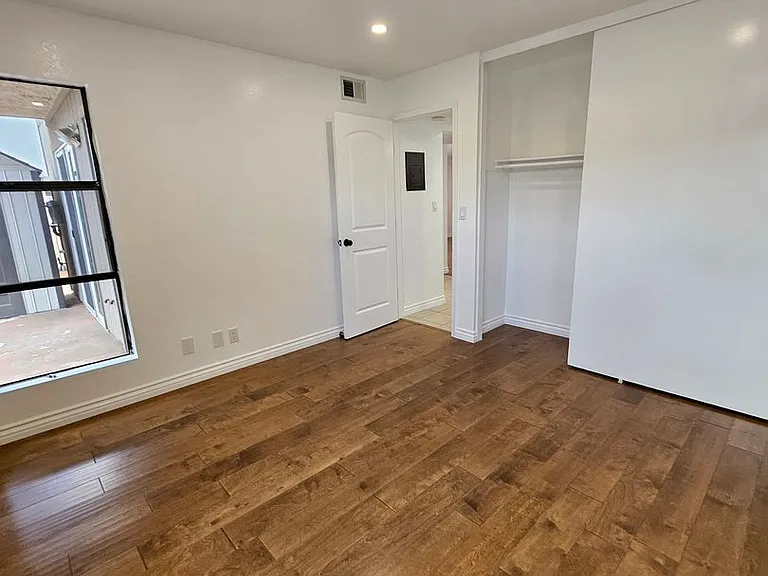 453 Ivy St — Photo 34