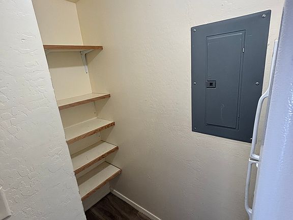 4th image of 902 1/2 W Hopi Dr #4