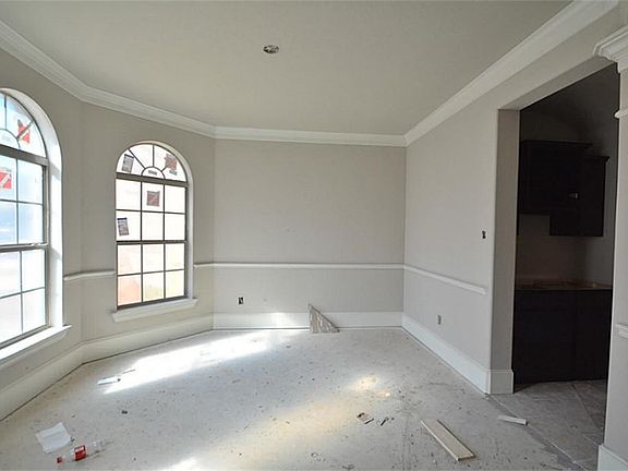 3rd image of 14706 Diane Manor Ln