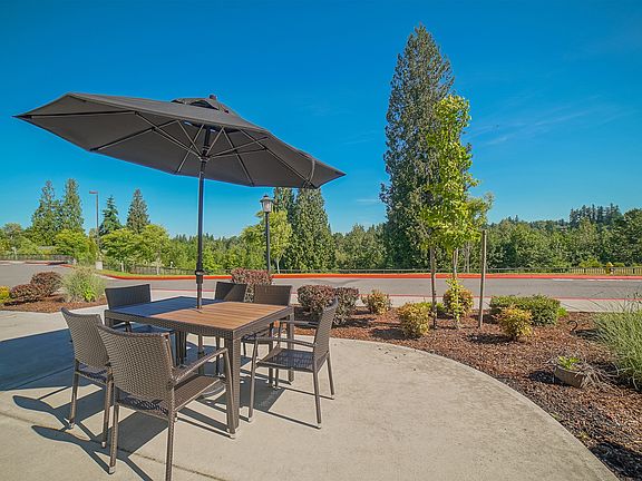 5th image of 2800 Alder St #934a227b6