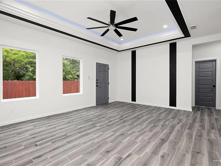 2020 Cedar Ave #A — Photo 3
