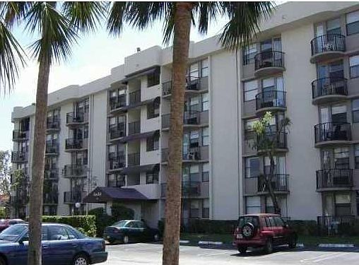 2nd image of 2701 Riverside Dr APT 311B