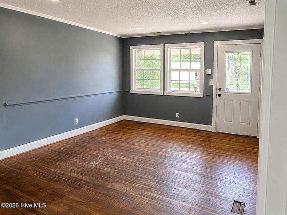 4th image of 127 Bryan Boulevard