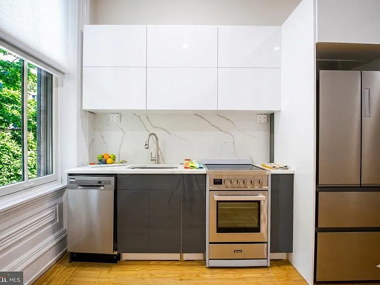 333 S 21st St #1F — Photo 4