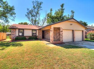 616 Winding Ln, Edmond, OK 73003