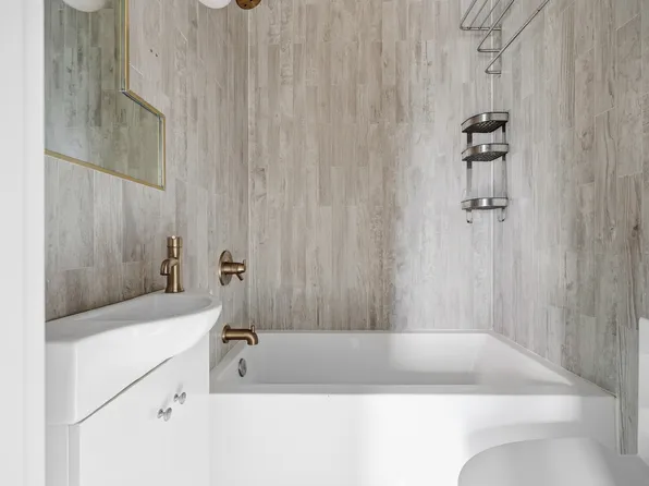 856 Greene Avenue image 14 of 19