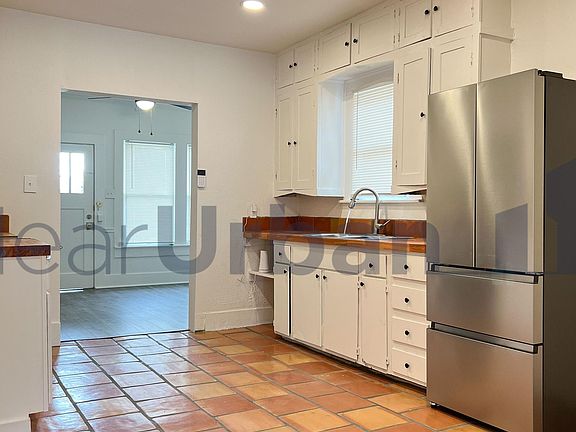 4th image of 449 Barrett Pl