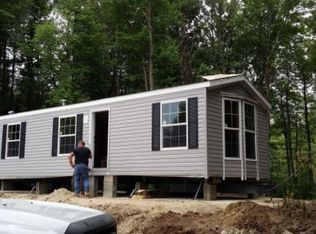 8 Pond Rd, Raymond, NH 03077