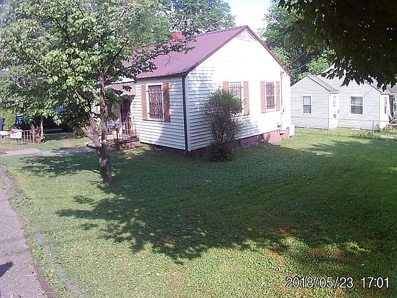 2nd image of 1800 Iroquois St