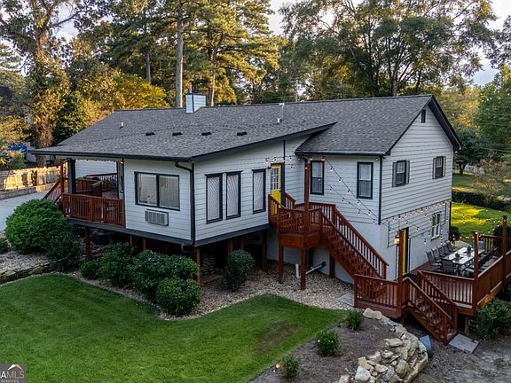 3rd image of 2390 Stone Dr SW