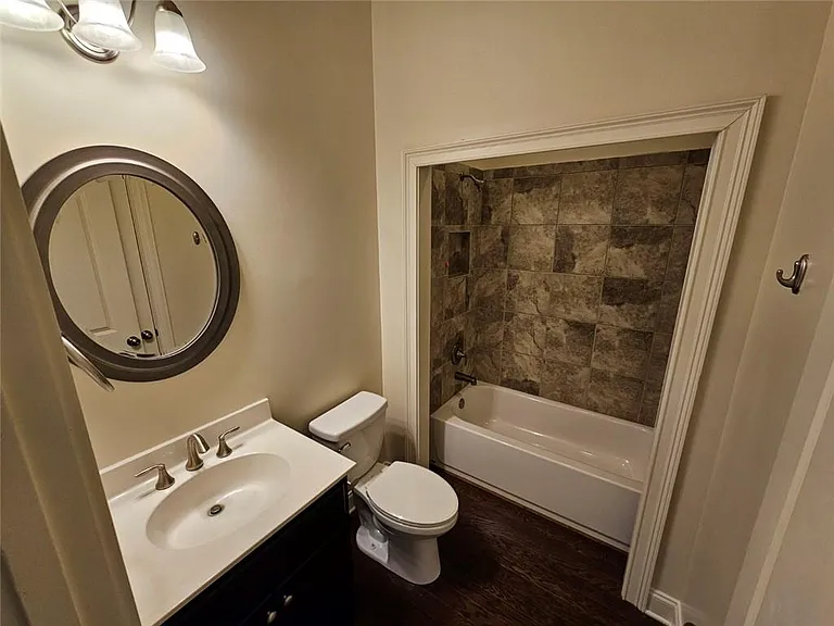 2104 McFarlin Ln — Photo 8