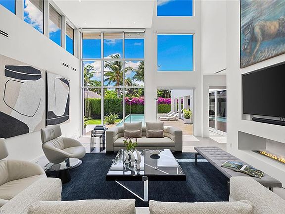 5th image of 652 Bougainvillea RD