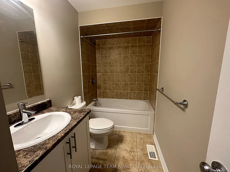940 Cobble Hill Dr — Photo 11