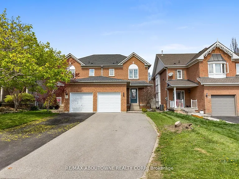 30 Harnesworth Cres — Photo 3