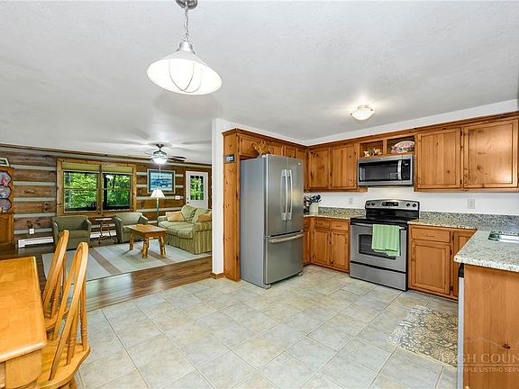 4th image of 214 Deer Ridge Road