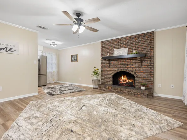 4601 Summertime Dr, Holt, FL 32564