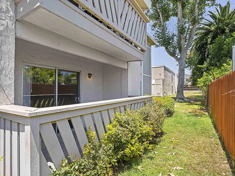 512 Sandalwood Pl #7 — Photo 20