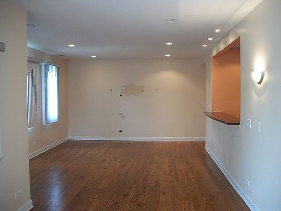 3rd image of 9107 W Grand Ave #2W