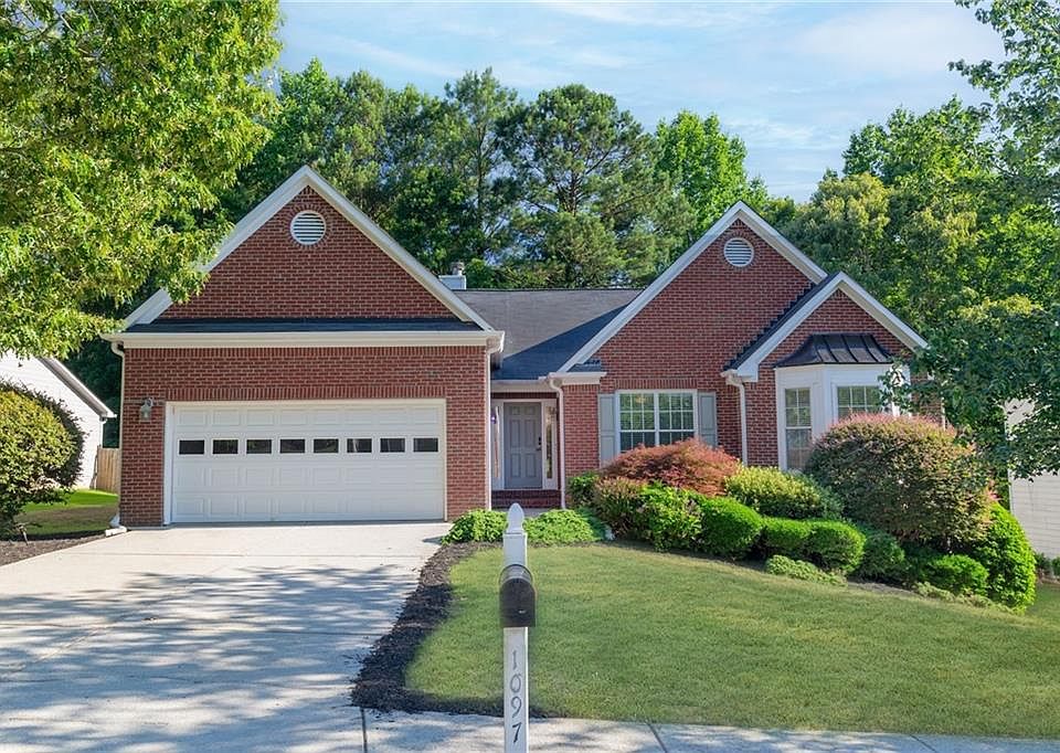 1st image of 1097 Quiet Waters Ln