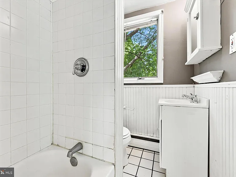 943 Fairview Ave — Photo 17