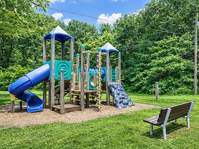 Seneca Oaks — Photo 20