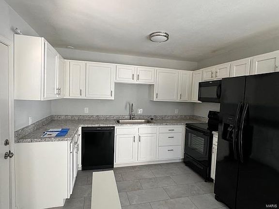 2nd image of 3749 Comstock Dr