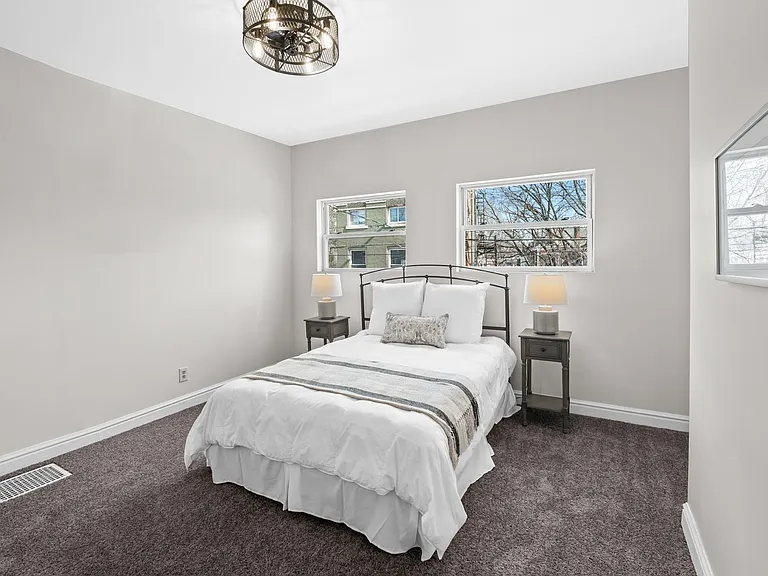 826 Walnut St — Photo 11