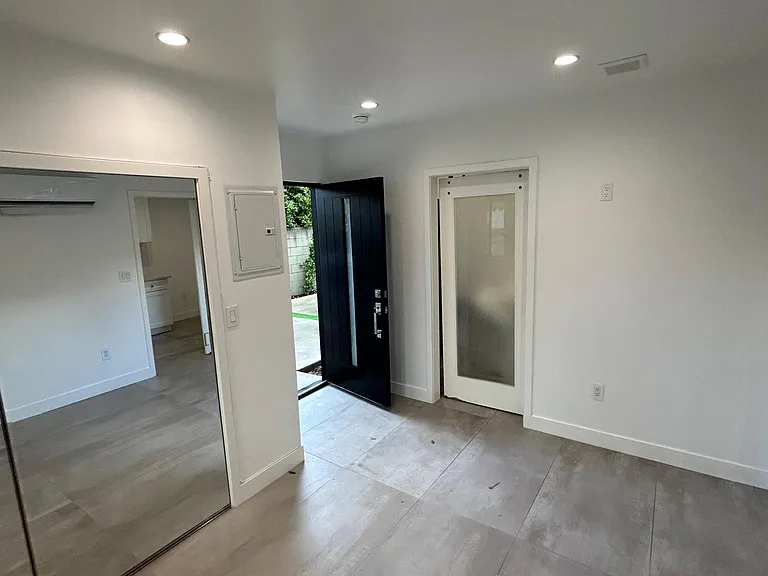 18236 1/2 Arminta St — Photo 2
