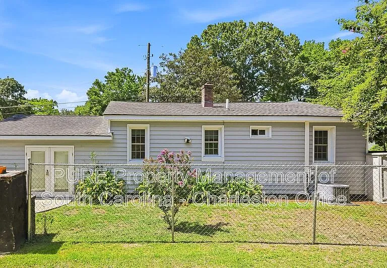 1133 Brody Ave — Photo 4