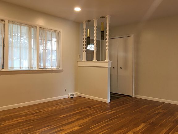 4th image of 5260 Daniels Dr