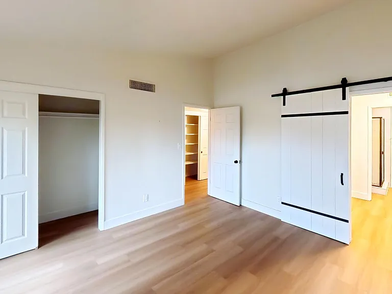 5444 N Maroa Ave #114 — Photo 5